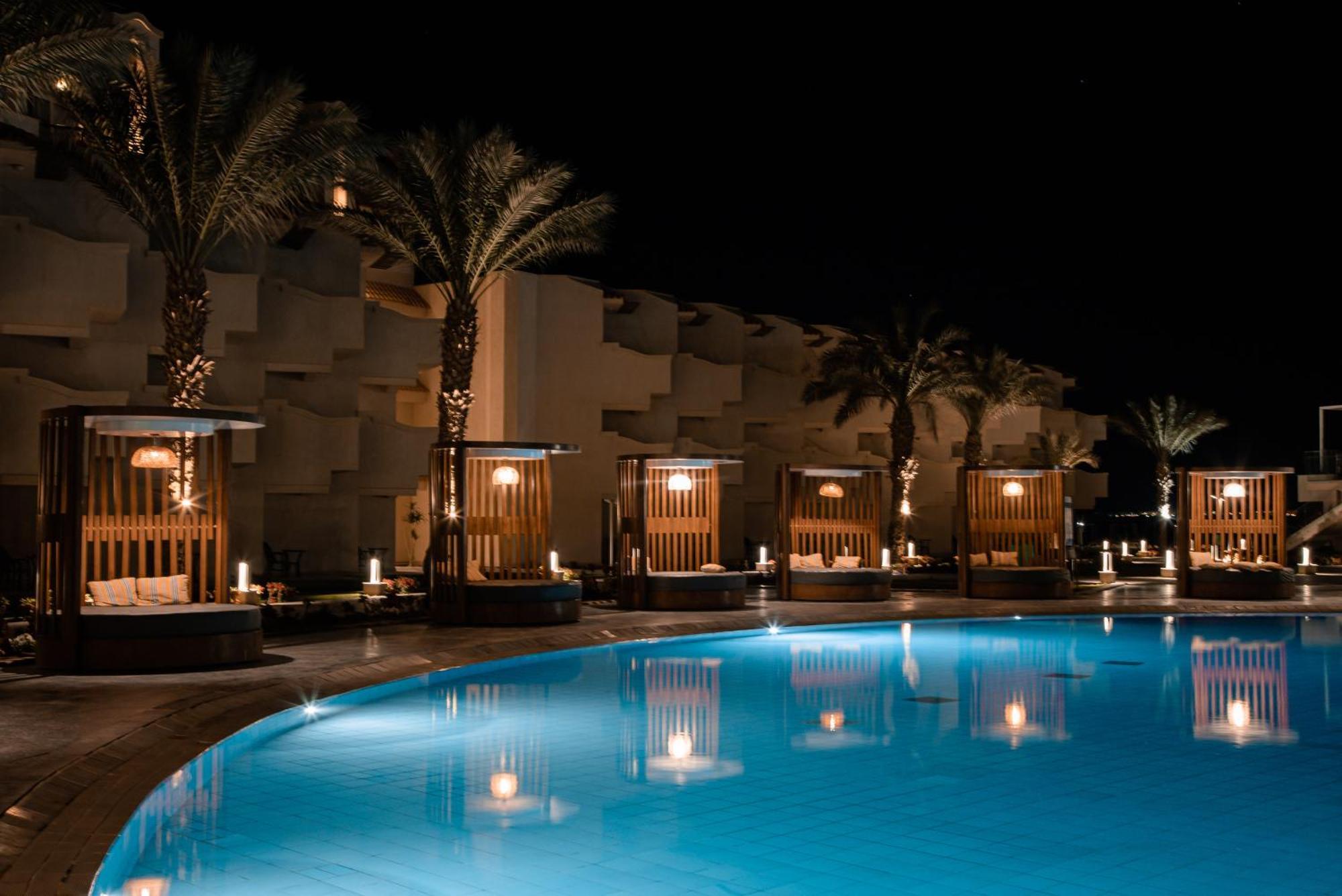 The V Luxury Resort Sahl Hasheesh Hurghada Exterior foto The swimming pool at the hotel