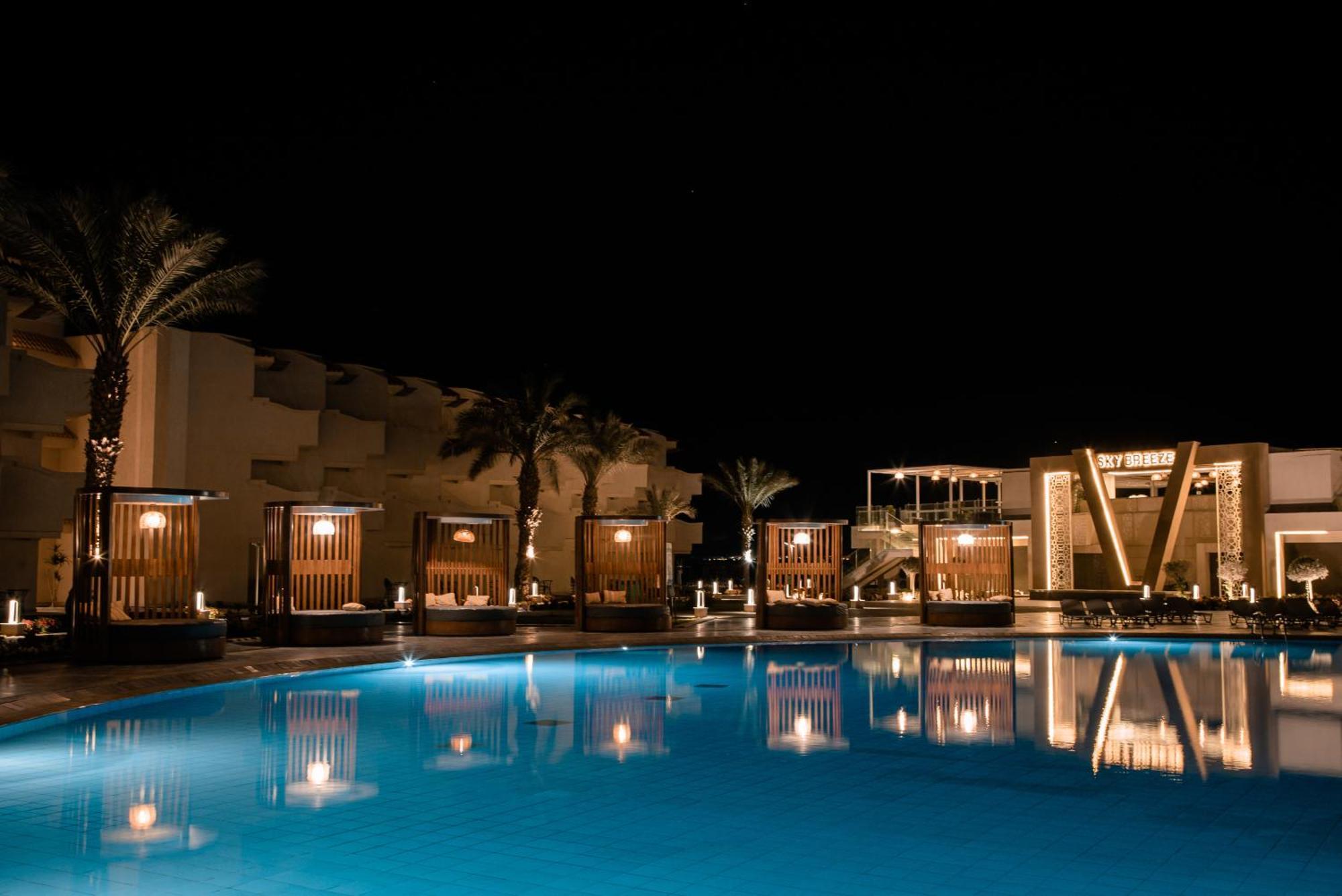 The V Luxury Resort Sahl Hasheesh Hurghada Exterior foto The swimming pool at the resort